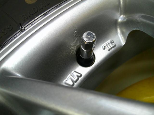 BRIDGESTONE
FEID
+
BRIDGESTONE
BLIZZAK
VRX3
(Z09289)