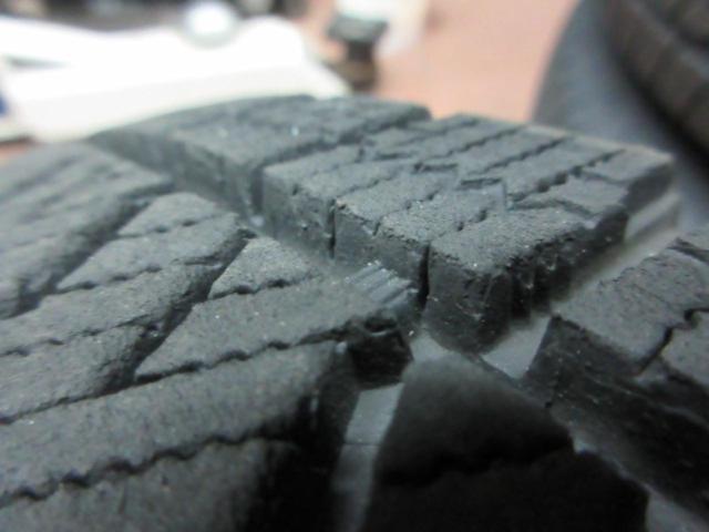 BRIDGESTONE
BALMINUM
TR10
+
BRIDGESTONE
BLIZZAK
VRX2
(Z09403)