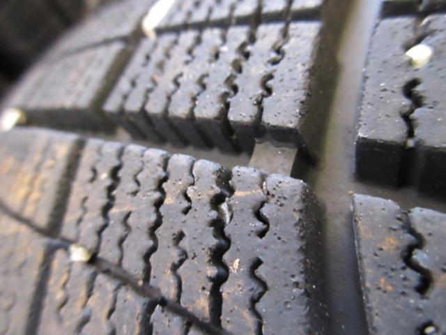 DUNLOP
VIOLENTO+NANKANG
ICE
ACTIVA
AW-1
(Z09617)