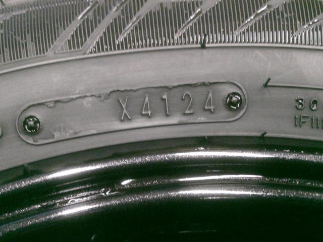 HOT
STUFF
G.speed
G-04+GOODYEAR
ICE
NAVI8
(Z06244)