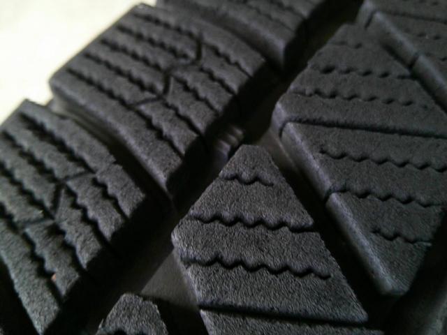 DUNLOP AIRNOVA SB10 + BRIDGSTONE BLIZZAK VRX3 (Z07130)