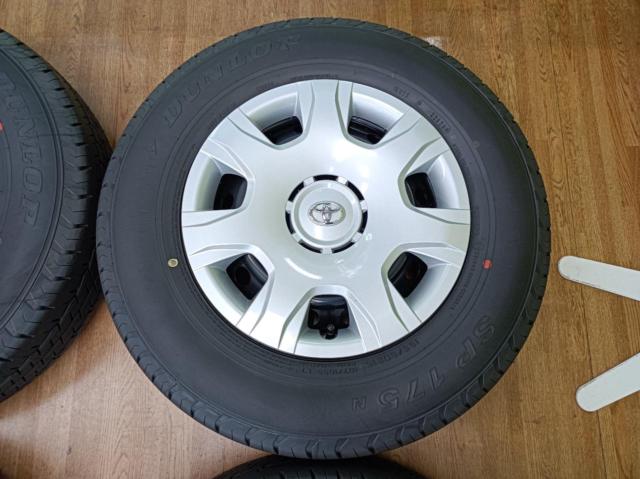 トヨタ 200系ハイエース純正スチール+DUNLOP SP175N 107/105S LT