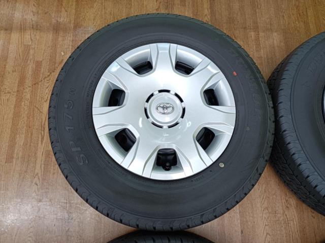 トヨタ 200系ハイエース純正スチール+DUNLOP SP175N 107/105S LT