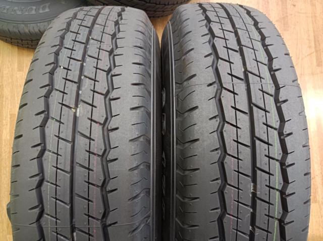 トヨタ 200系ハイエース純正スチール+DUNLOP SP175N 107/105S LT