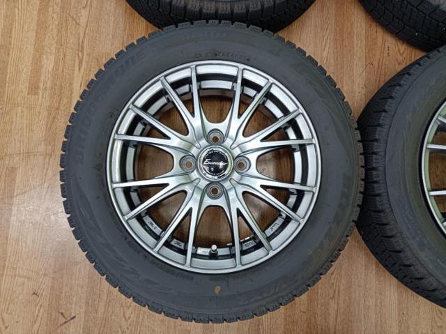 HOT
STUFF
Exceeder
E05+BRIDGESTONE
BLIZZAK
VRX2
79Q