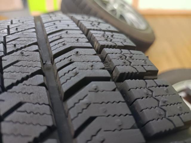 HOT
STUFF
Exceeder
E05+BRIDGESTONE
BLIZZAK
VRX2
79Q