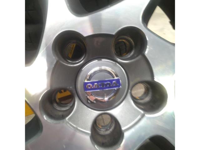 VOLVO V40 純正ホイール
