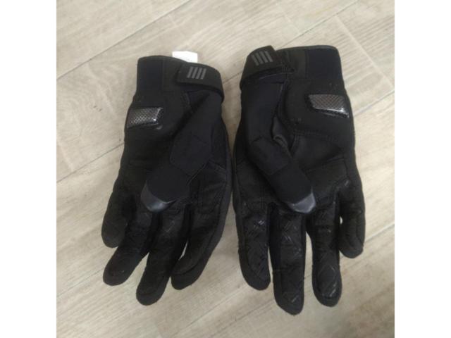 RS Taichi
RST455
Stroke Air Gloves
Size: L