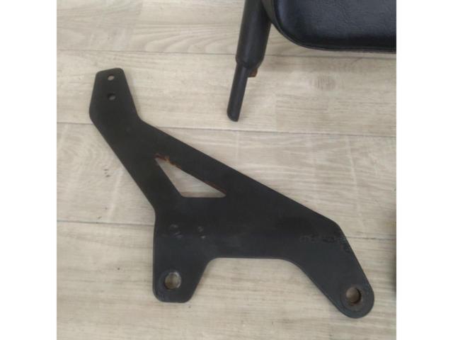 ノーブランド バックレスト YAMAHA ボルト