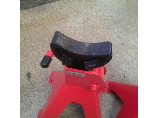 No Brand
Jack stand
Two