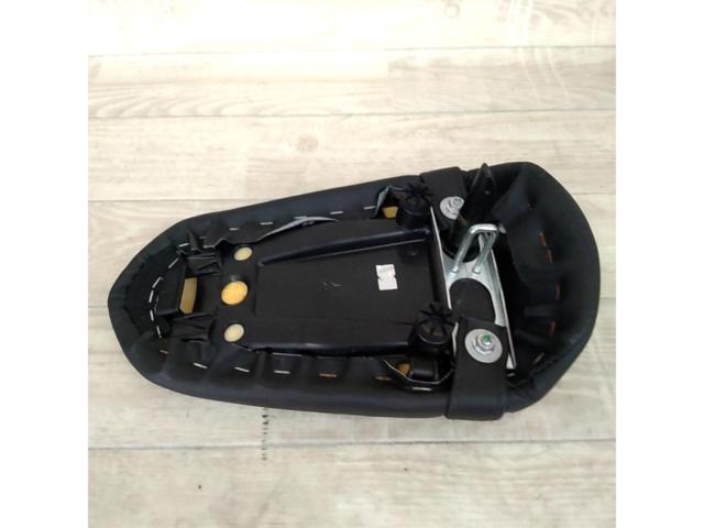 SUZUKI GSX-R125 DL33B 純正タンデムシート