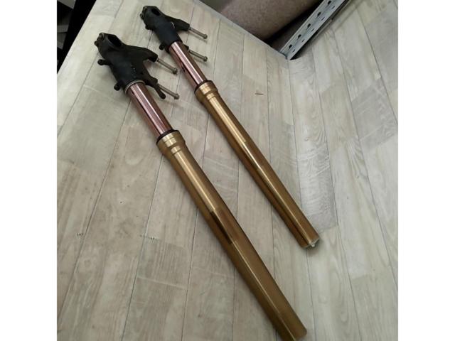 スズキ純正 OHLINS/オーリンズ製カートリッジ内蔵 倒立フロントフォーク GSX-R1000  L0にて使用