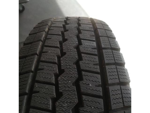 トヨタ 200系ハイエース 純正 スチールホイール+DUNLOP WINTERMAXX SV01