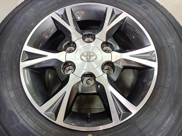 トヨタ純正OP 200ハイエース純正OPホイール + TOYO DELVEX V-03e