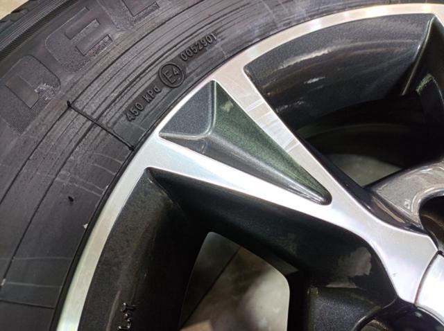 トヨタ純正OP 200ハイエース純正OPホイール + TOYO DELVEX V-03e