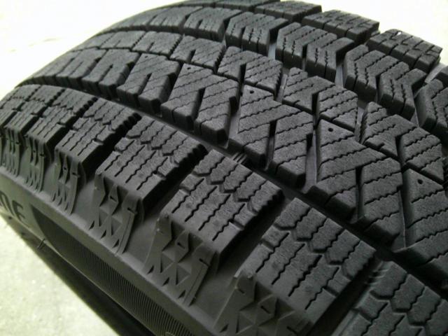 YOKOHAMA YFC LAYCEA NX+BRIDGESTONE BLIZZAK VRX2