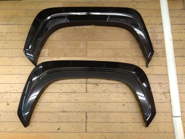 MITSUBISHI トライトン/LC2T 純正オーバーフェンダー 4分割