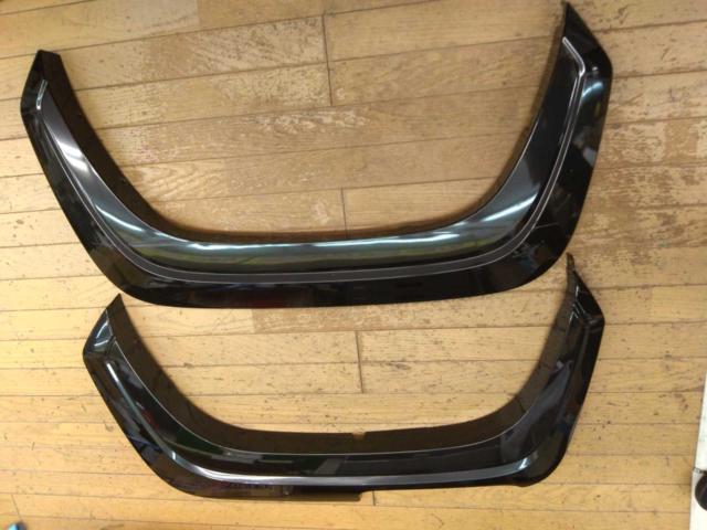 MITSUBISHI トライトン/LC2T 純正オーバーフェンダー 4分割