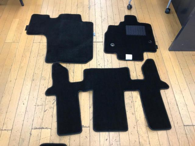 メーカーフメイ フロアマット 【ステップワゴン】