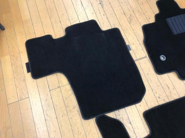 メーカーフメイ フロアマット 【ステップワゴン】