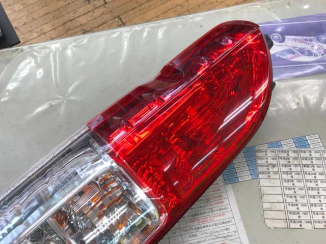 TOYOTA(トヨタ) ハイエース純正 テールライト LH