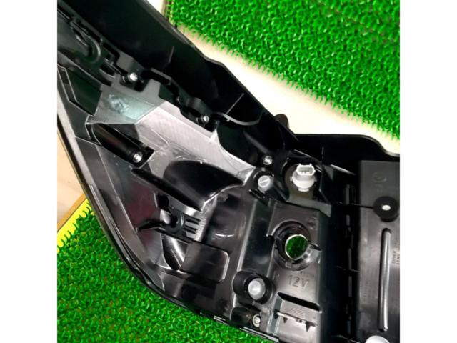 MAZDA(マツダ) LY系MPV 純正テールレンズ 左右セット