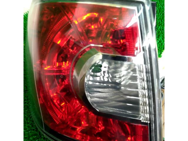 MAZDA(マツダ) LY系MPV 純正テールレンズ 左右セット