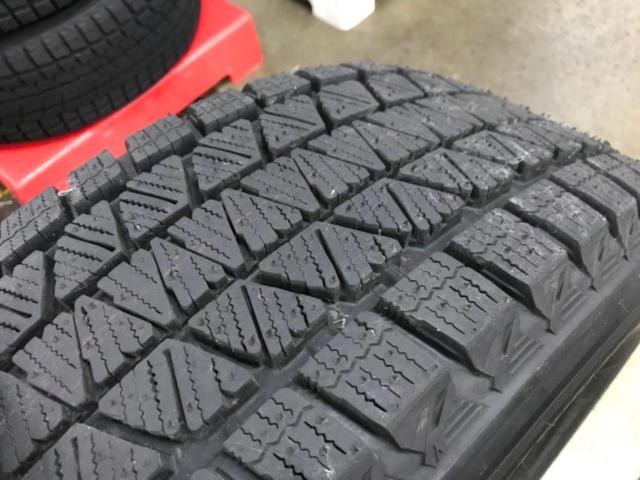 HOT STUFF(ホットスタッフ) Exceeder 10本スポーク + BRIDGESTONE(ブリヂストン) BLIZZAK DM-V3 235/60R18 4/4