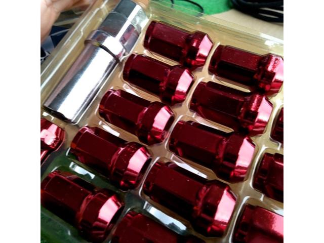 XRAY
Wheel lock red nuts
Sixteen
P1.25 × M12