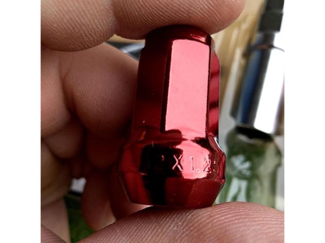 XRAY
Wheel lock red nuts
Sixteen
P1.25 × M12