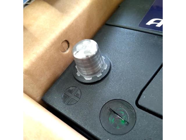 【未使用】AISIN(アイシン) バッテリー 85D23R RED LABEL