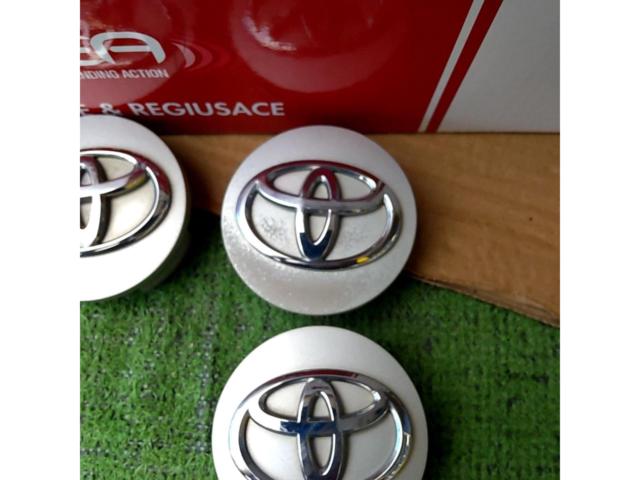 トヨタ純正(TOYOTA) オーナメントキャップ 4枚