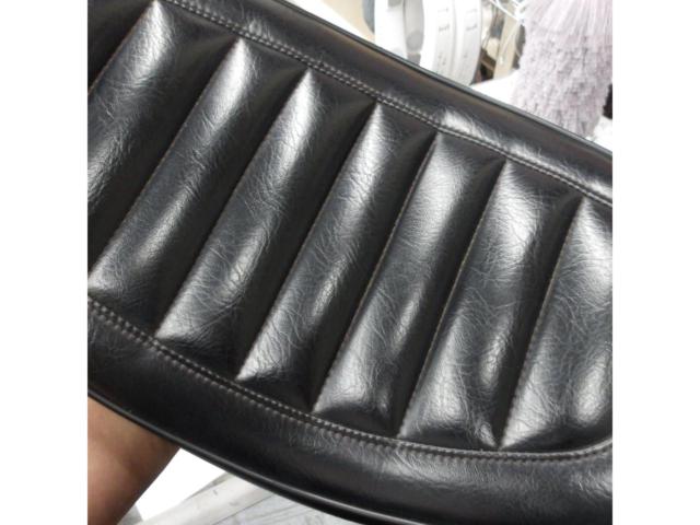 【ライダース】メーカー不明 ホットドック風? シート