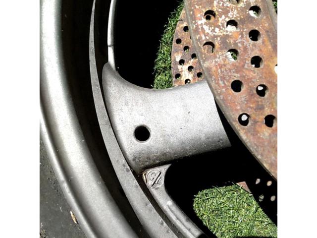 Riders SUZUKI (Suzuki) Genuine Front Wheel
RGV250 gamma (VJ21A)