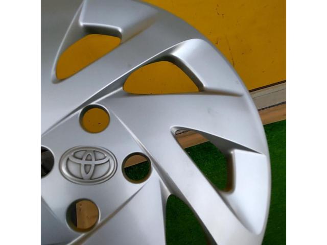 Genuine Toyota (TOYOTA) Aqua genuine 15 inches wheel cap
A sheet