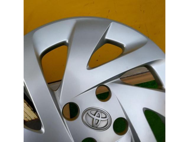 Genuine Toyota (TOYOTA) Aqua genuine 15 inches wheel cap
A sheet