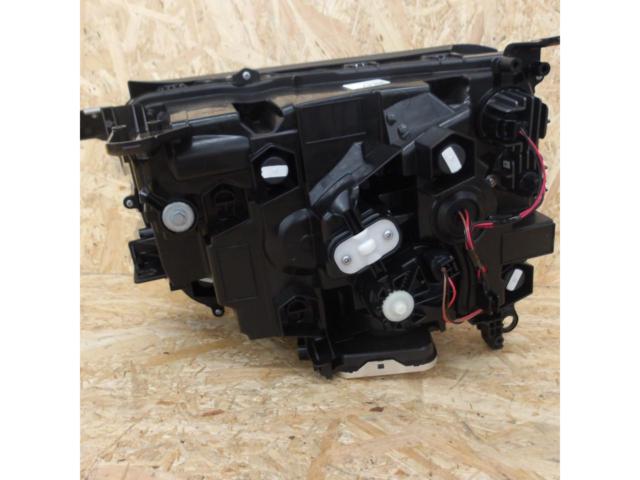 トヨタ純正(TOYOTA)ランドクルーザー/250 角目LEDヘッドライト 運転席側