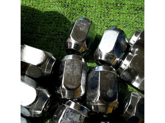 Unknown Manufacturer
Tapered silver nuts
Twenty
P1.5 × M12
21 HEX