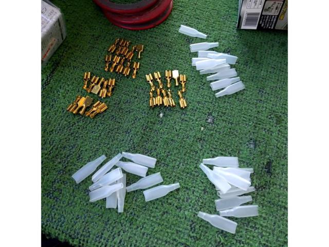 Unused Amon
Flat type terminal
250 type female set
Part number 3311
AV(S)
0.5-2 sq