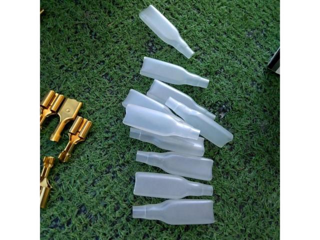 Unused Amon
Flat type terminal
250 type female set
Part number 3311
AV(S)
0.5-2 sq