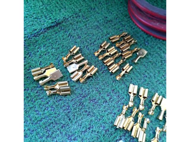 Unused Amon
Flat type terminal
250 type female set
Part number 3311
AV(S)
0.5-2 sq