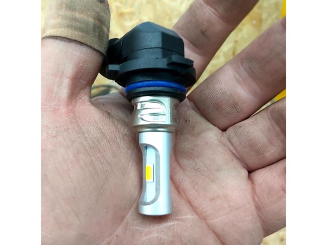 Unknown Manufacturer
LED bulb
Yellow & White Switching Type HB4