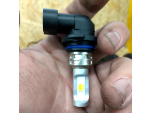 Unknown Manufacturer
LED bulb
Yellow & White Switching Type HB4
