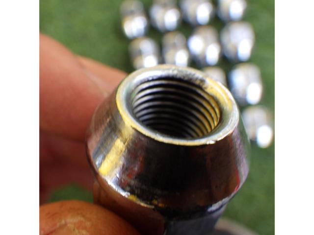 Unknown Manufacturer
Chrome-plated short wheel nuts M12xP1.25
19 HEX
16]
