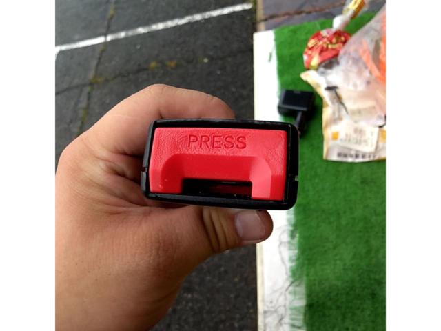 メーカー不明 シートベルトエクステンダー(延長ソケット)