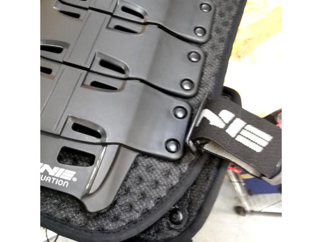 【ライダース/サイズM】KOMINE(コミネ)  スプリームボディプロテクター  SK-688