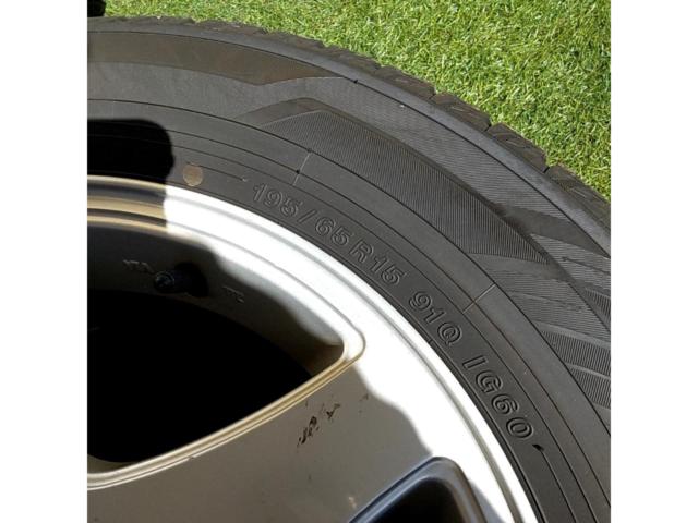 Studless SX
Silver 5-spoke multi-wheel + YOKOHAMA
iceGUARD
iG60