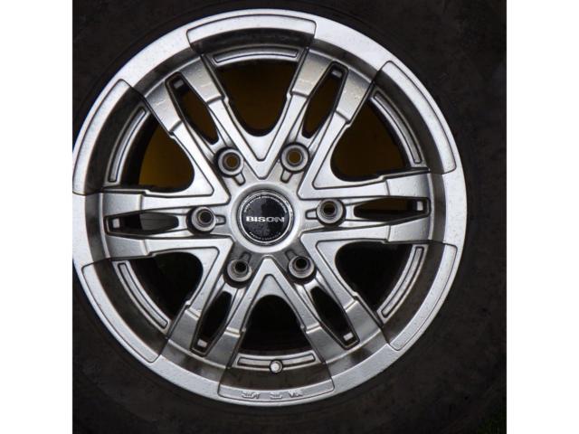 【スタッドレス】HOTSTUFF BISON ツイン6本スポーク + KUMHO winterPorTtan CW61
