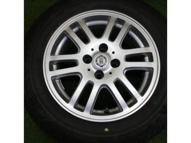 Nissan studless tires
Genuine OP
Six twin-spoke wheel
+
BRIDGESTONE
BLIZZAK
VRX3