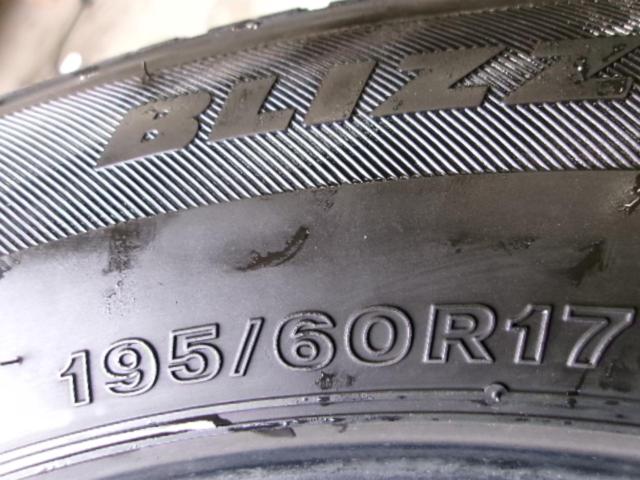 BRIDGESTONE BLIZZAK VRX3 195/60-17 スタッドレスタイヤ4本 Z09301